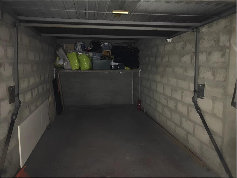 Parking / Garage - 12 m²