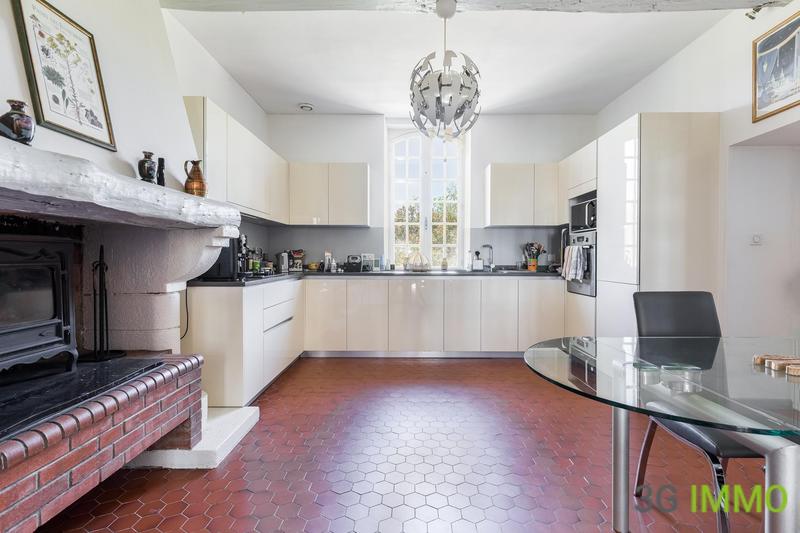 Demeure - 340 m² - 9 pièces