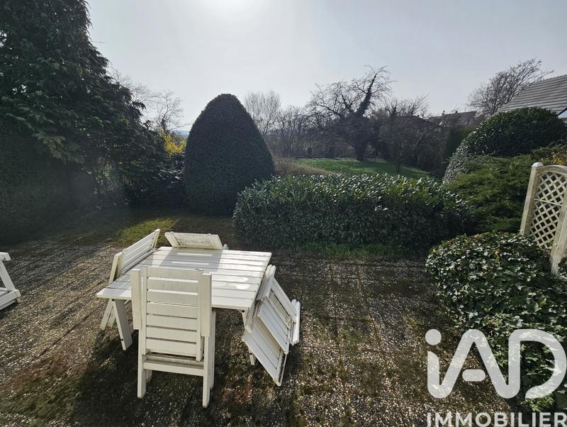 Maison - 223 m² - 8 pièces