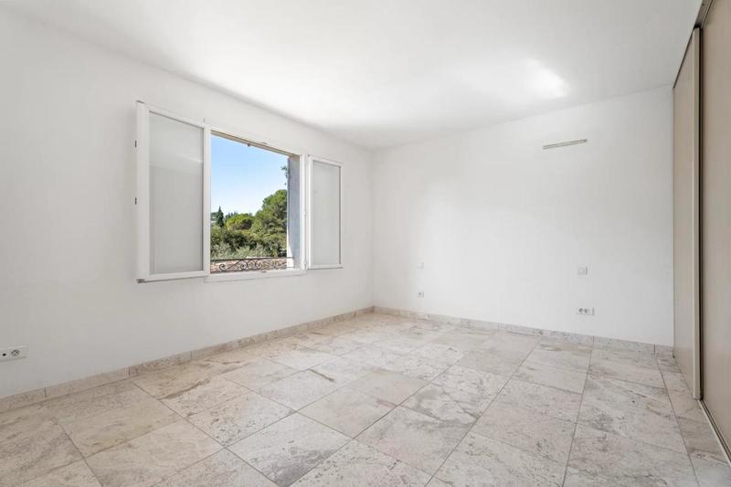 Maison - 205 m² - 5 pièces