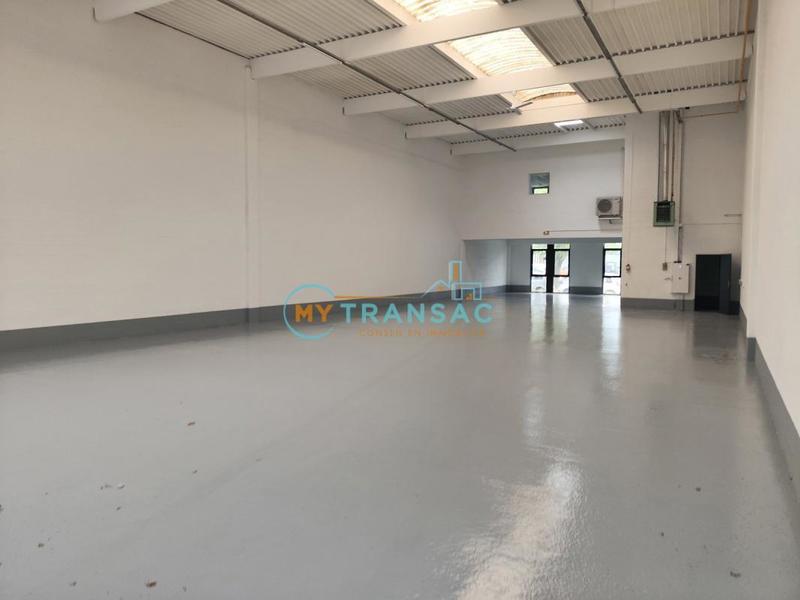 Local d'activité / Entrepôt - 534 m²