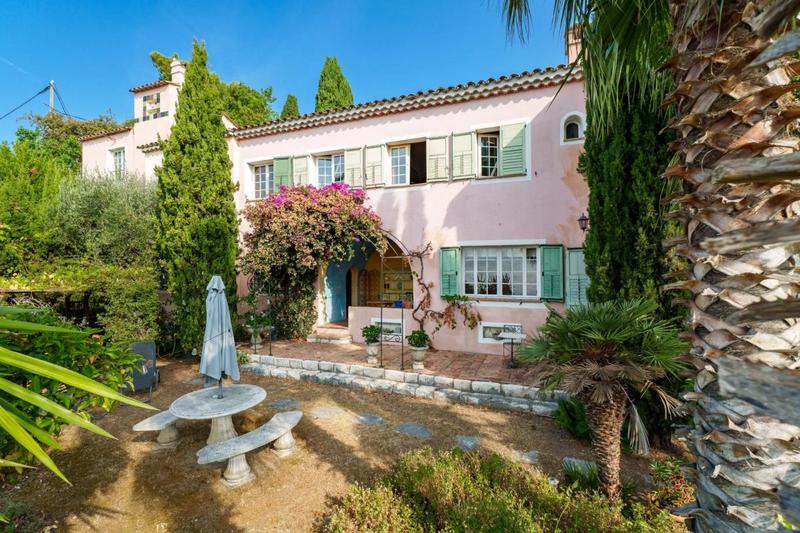 Maison - 322 m² - 10 pièces