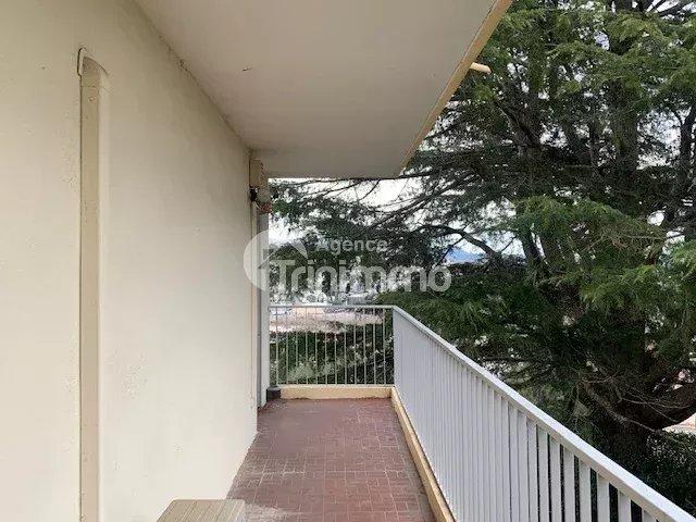 Appartement - 144 m² - 5 pièces