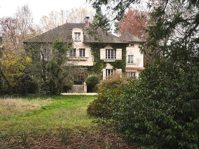 Propriété - 550 m² - 14 pièces