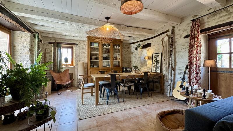 Corps de ferme - 250 m² - 11 pièces