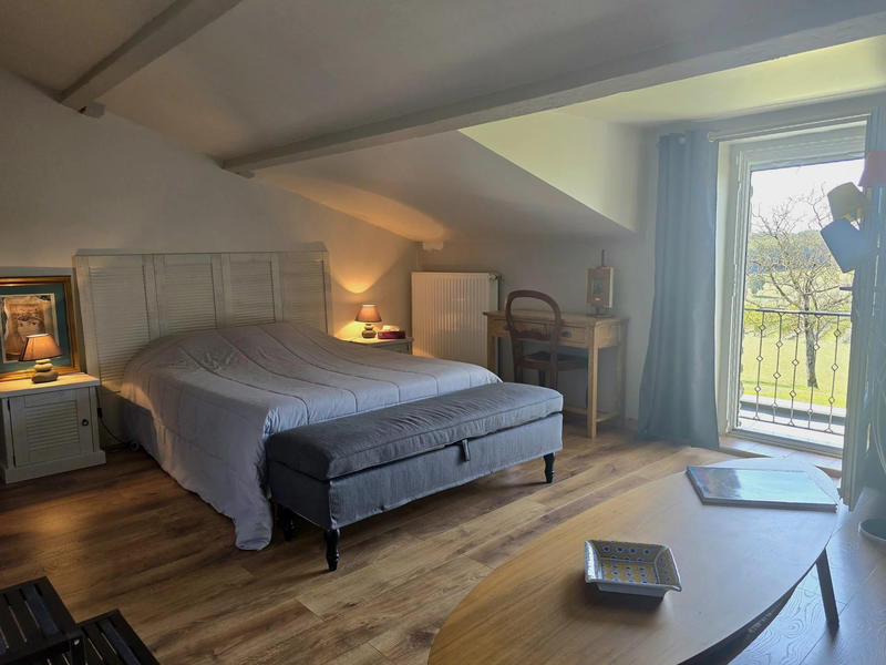 Maison traditionnelle - 176 m² - 8 pièces