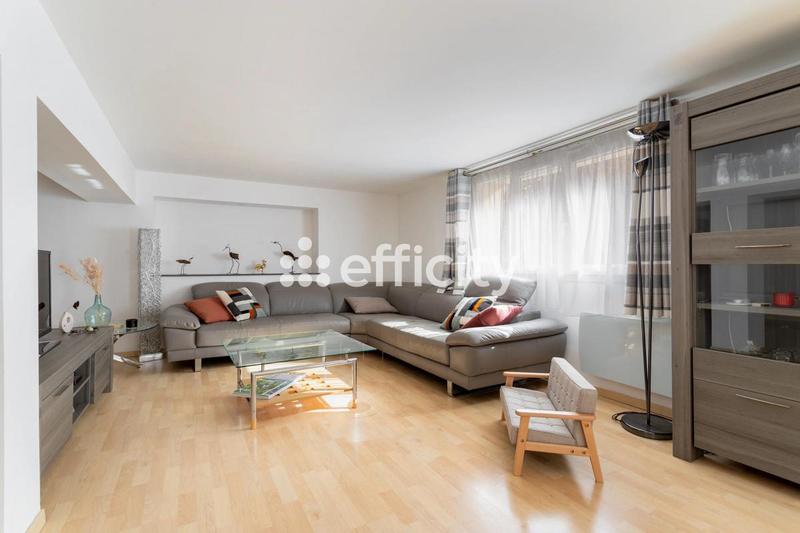 Appartement - 99 m² - 4 pièces