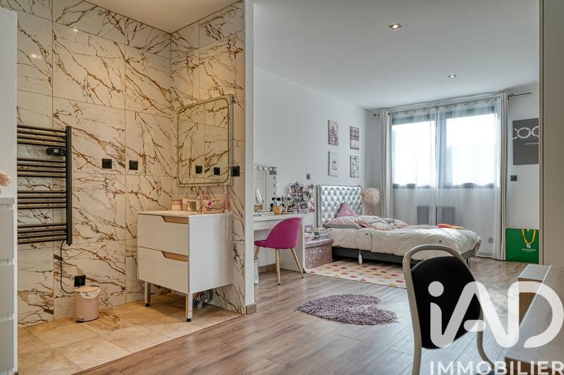 Maison de maîtres - 440 m² - 10 pièces