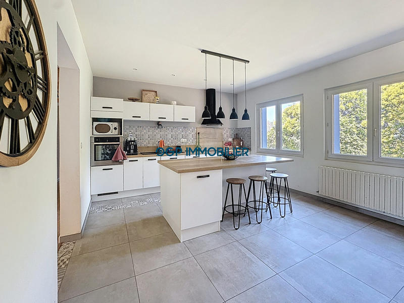 Maison - 200 m² - 4 pièces