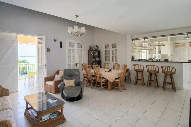 Maison - 180 m² - 6 pièces