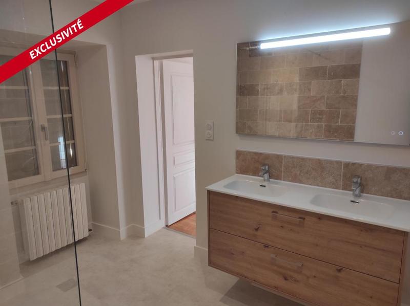 Maison - 410 m² - 10 pièces