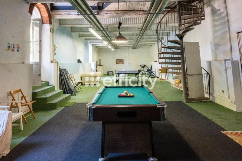 Maison - 277 m² - 12 pièces