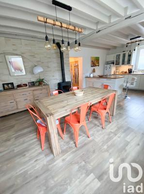 Maison - 219 m² - 8 pièces