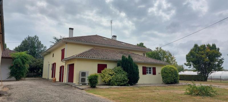 Maison - 339 m² - 8 pièces