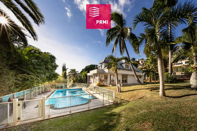 Maison - 258 m² - 6 pièces