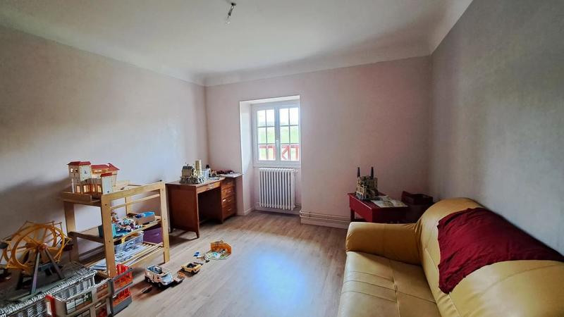 Demeure - 175 m² - 6 pièces