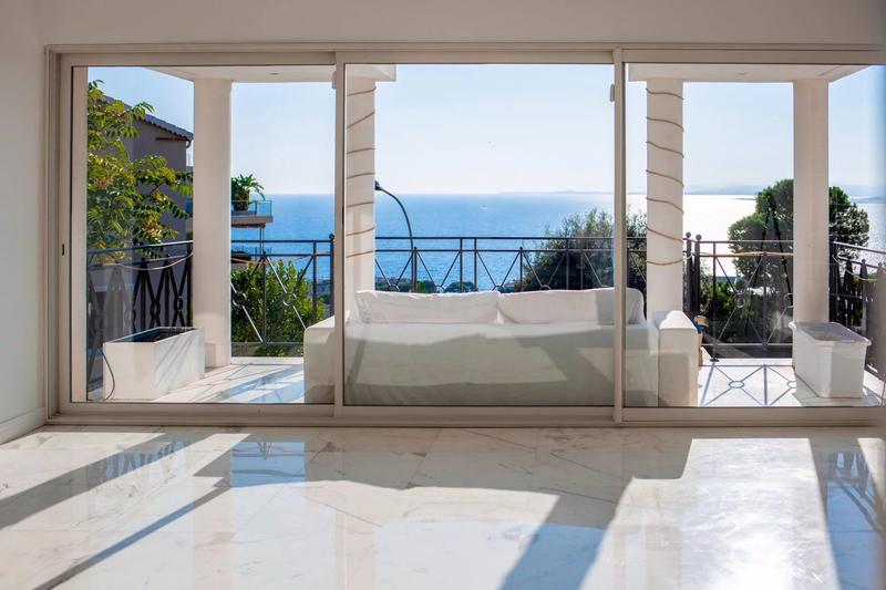 Villa - 325 m² - 6 pièces