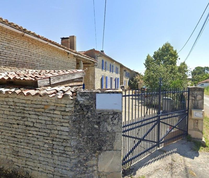 Maison - 228 m² - 10 pièces