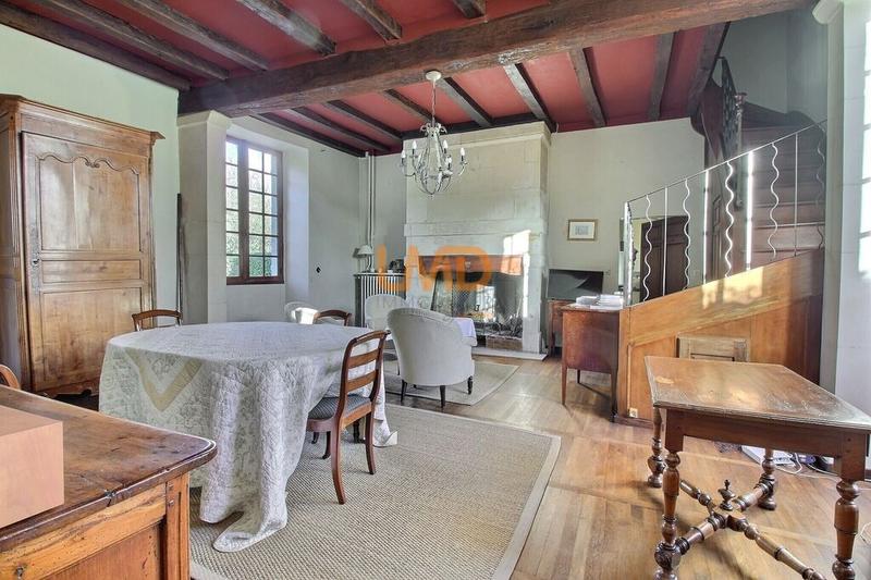 Demeure - 261 m² - 8 pièces