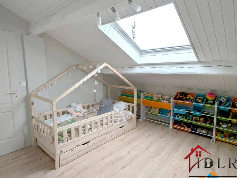 Maison - 290 m² - 9 pièces