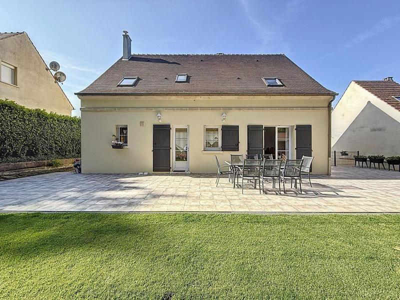 Maison - 177 m² - 6 pièces