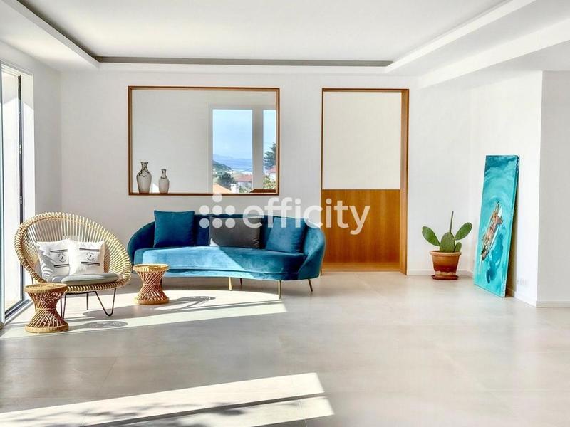 Pavillon - 265 m² - 7 pièces