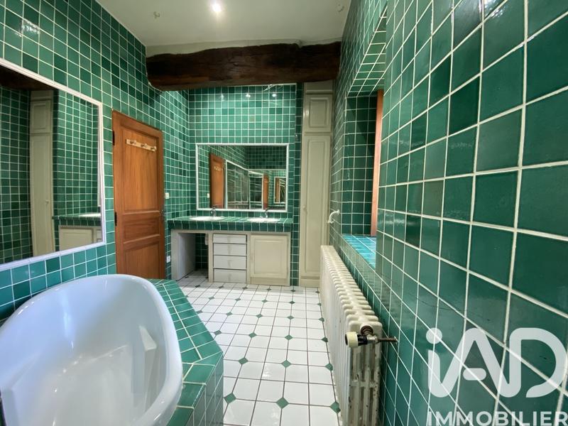 Maison - 252 m² - 8 pièces