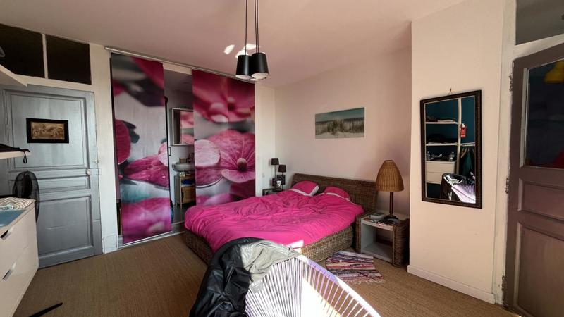 Maison - 375 m² - 7 pièces