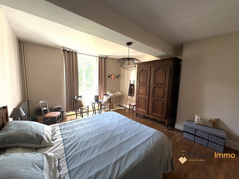 Maison ancienne - 248 m² - 8 pièces