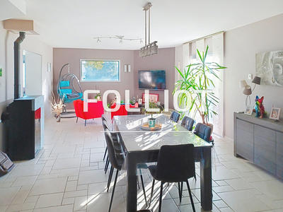 Maison - 245 m² - 9 pièces
