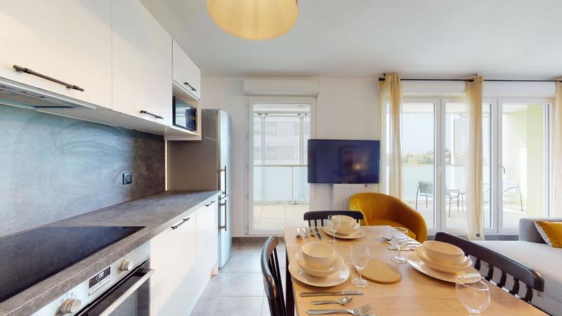 Appartement - 85 m² - 5 pièces