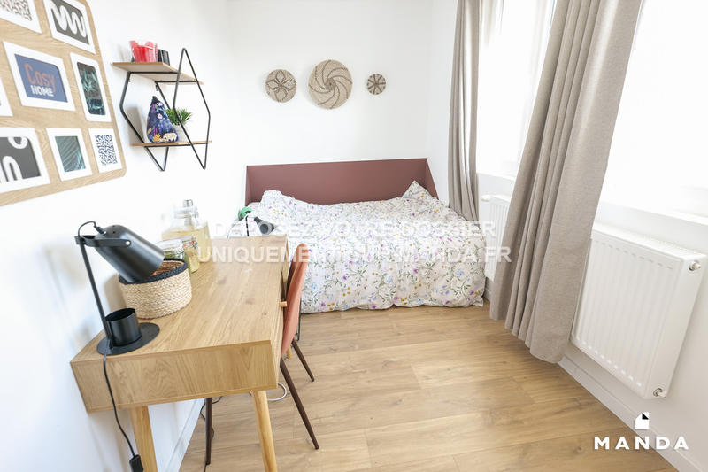 Chambre - 10 m² - 4 pièces