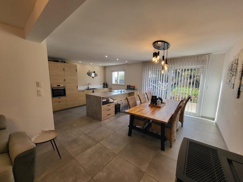 Maison - 97 m² - 5 pièces