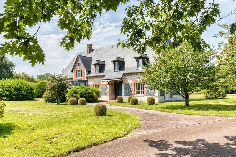 Maison - 275 m² - 7 pièces