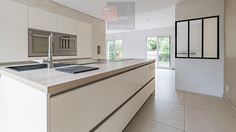 Maison - 197 m² - 6 pièces