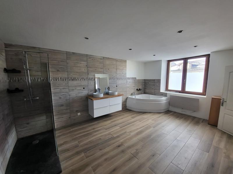 Maison - 253 m² - 7 pièces