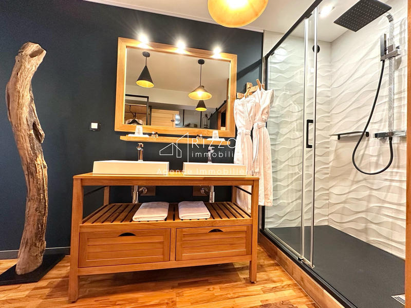 Appartement - 79 m² - 3 pièces