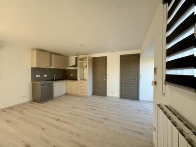 Maison - 240 m² - 11 pièces