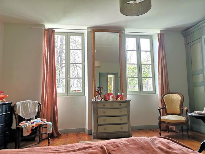 Maison - 260 m² - 8 pièces