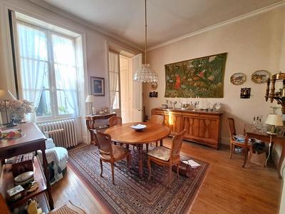 Maison - 191 m² - 8 pièces