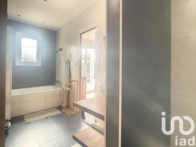 Maison - 211 m² - 7 pièces