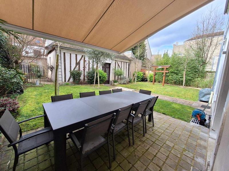 Hôtel particulier - 260 m² - 8 pièces