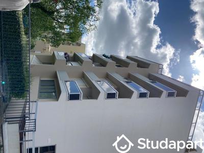 Chambre - 11 m² - 1 pièce