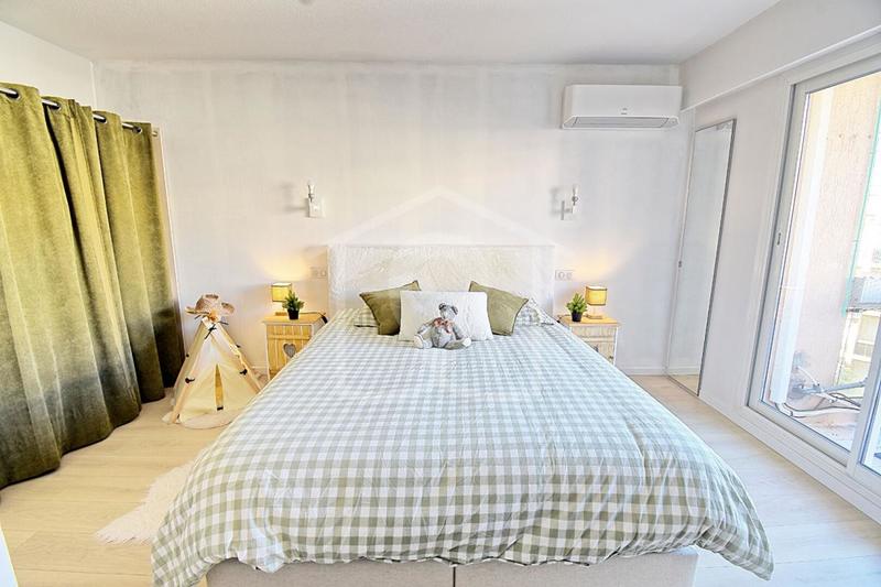 Appartement - 100 m² - 5 pièces