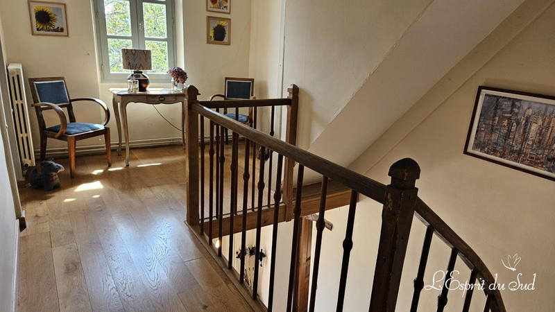 Maison - 298 m² - 10 pièces