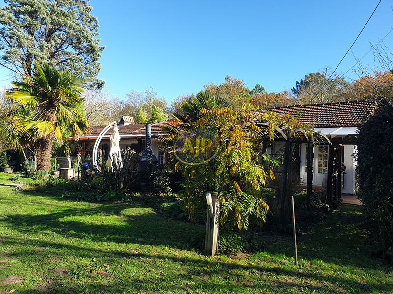 Maison - 204 m² - 6 pièces