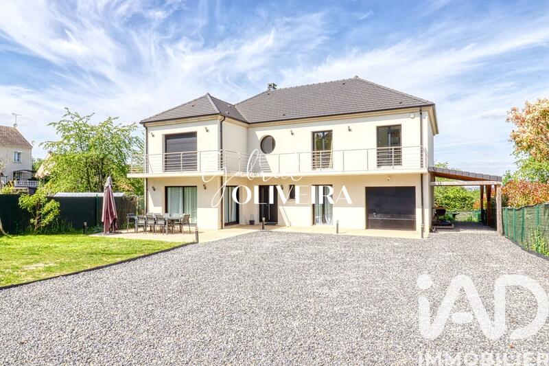 Maison - 210 m² - 7 pièces