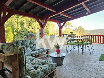 Maison - 257 m² - 6 pièces