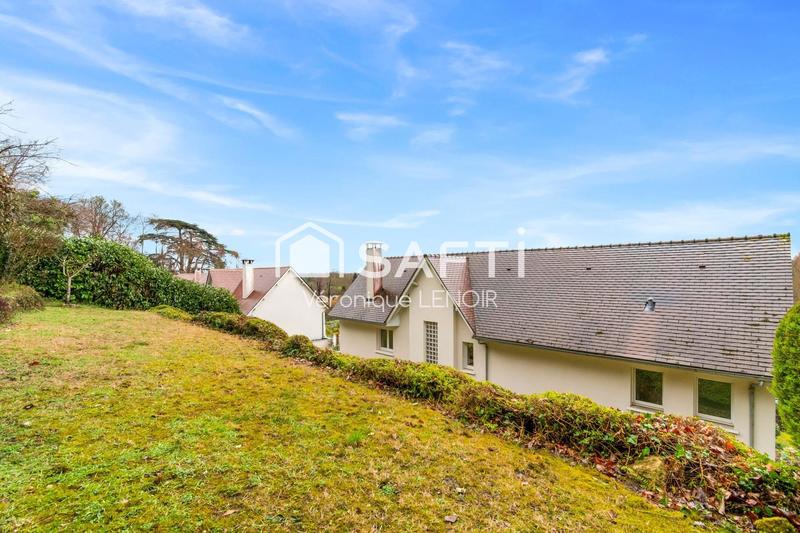 Maison - 238 m² - 6 pièces