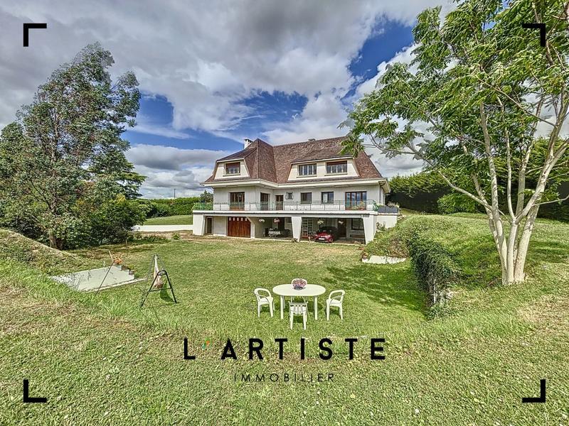 Maison - 209 m² - 6 pièces